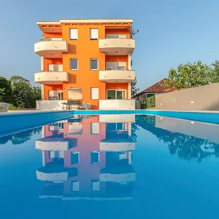 Awesome In With Kitchen Holiday home