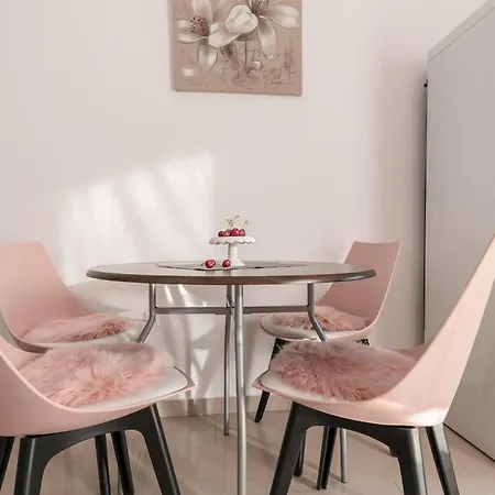 Awesome In With Kitchen בית נופש *