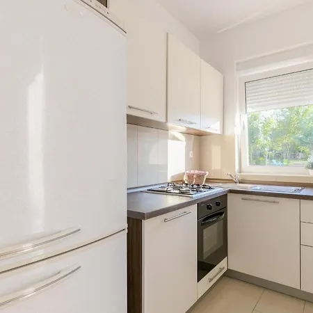 Awesome In With Kitchen בית נופש *