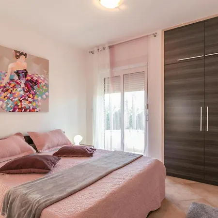 Awesome In With Kitchen ביבינייה