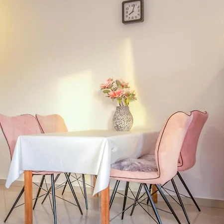 Awesome In With Kitchen * بيبينيا